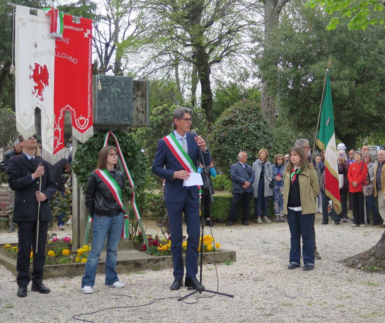 Sindaco di Montepulciano celebra il 25 aprile